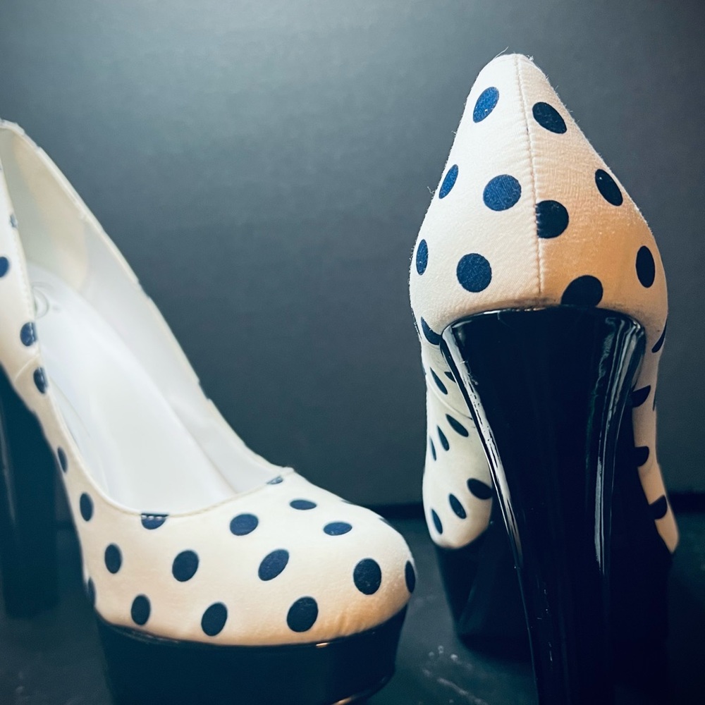 My Delicious blue polka dot heels